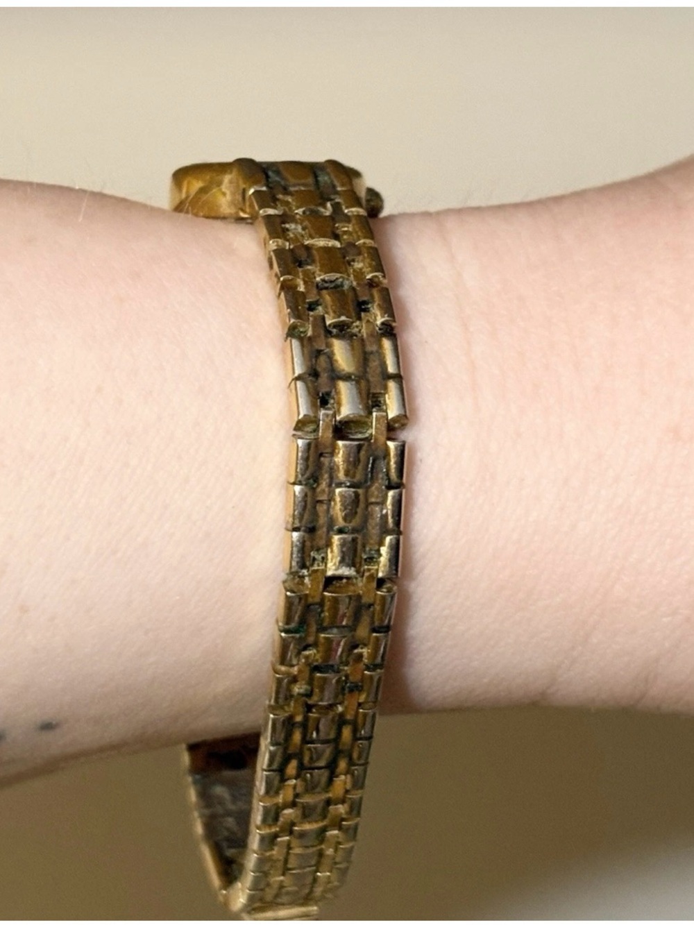 Vintage Caravelle Bulova Elegant Champagne Oval Dial Classy Gold Bracelet Watch - Picture 5 of 6